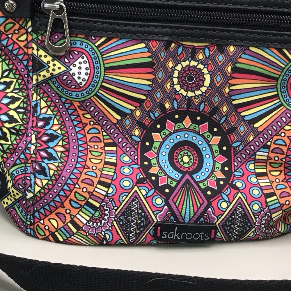 Sakroots Crossbody Bag Fun Bright Pattern With Llama - Picture 3 of 4